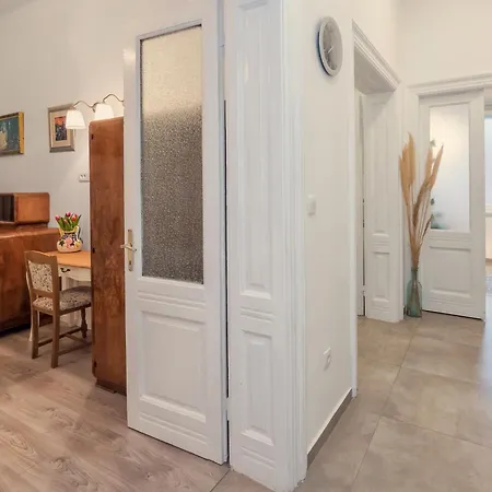 Center Secession Charm Near National Theatre Appartement