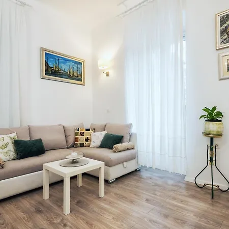 Center Secession Charm Near National Theatre Appartement *