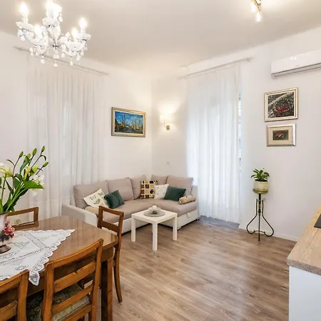 Appartement Center Secession Charm Near National Theatre Split